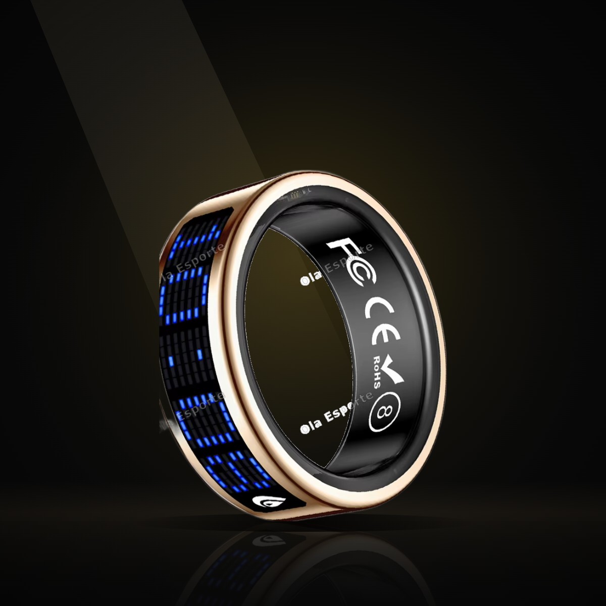 CARDIO RING dorée — bague connectée à écran, fond studio sombre